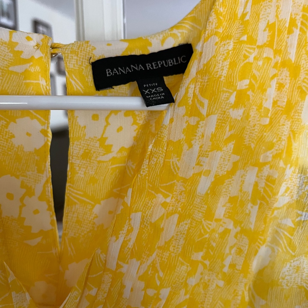 Sheer Floral Summer Blouse - Picture 3 of 4